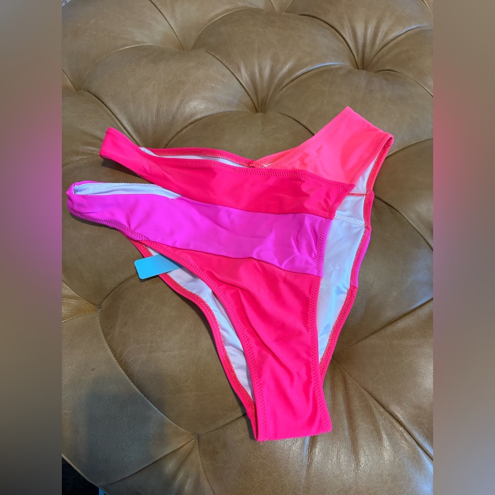 NWT cheeky swim bottoms